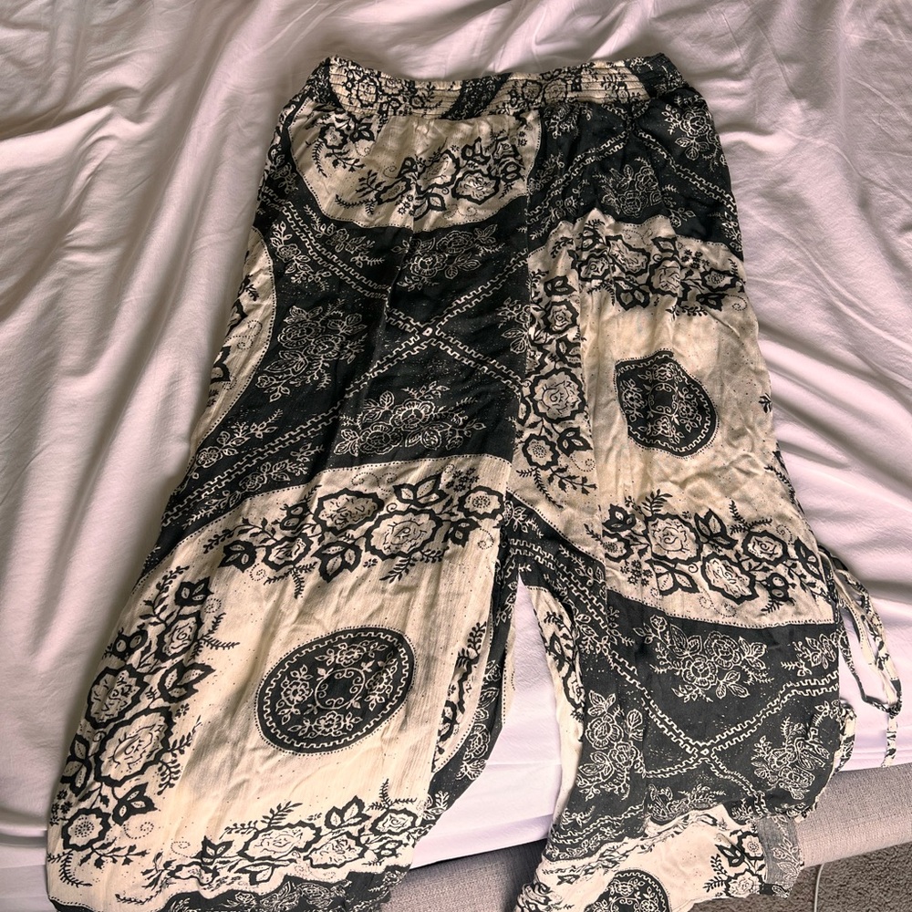 Urban Outfitters Black & Cream Printed Wide-Leg Pants